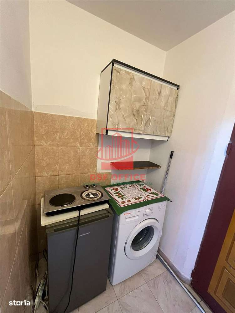 Garsoniera Piata Nicolina, baie cu dus si bucatarie in camera, langa M-4
