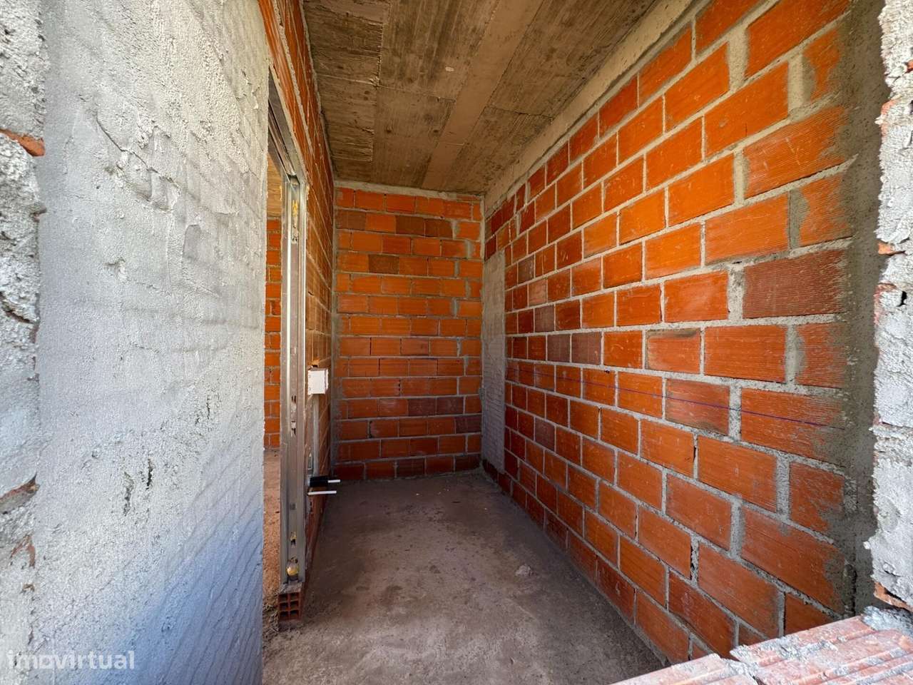 Nova Moradia T4 com Piscina na Vila de Azeitão-26