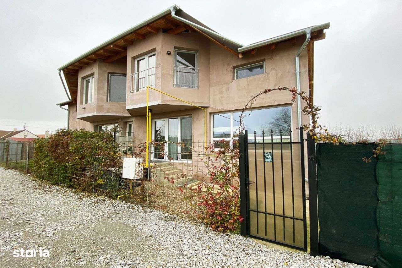 2 Case - 1 Duplex - Imobil pentru 2 familii / 2 generatii - IMOBIHOR - Imagine principală: 1/8