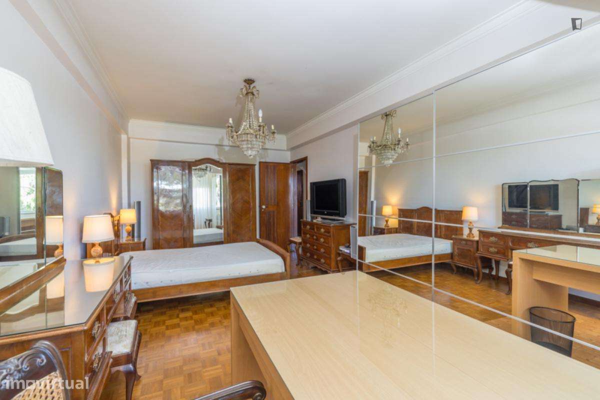 Quarto - localizado em Alvalade Lisbon - Grande imagem: 4/6