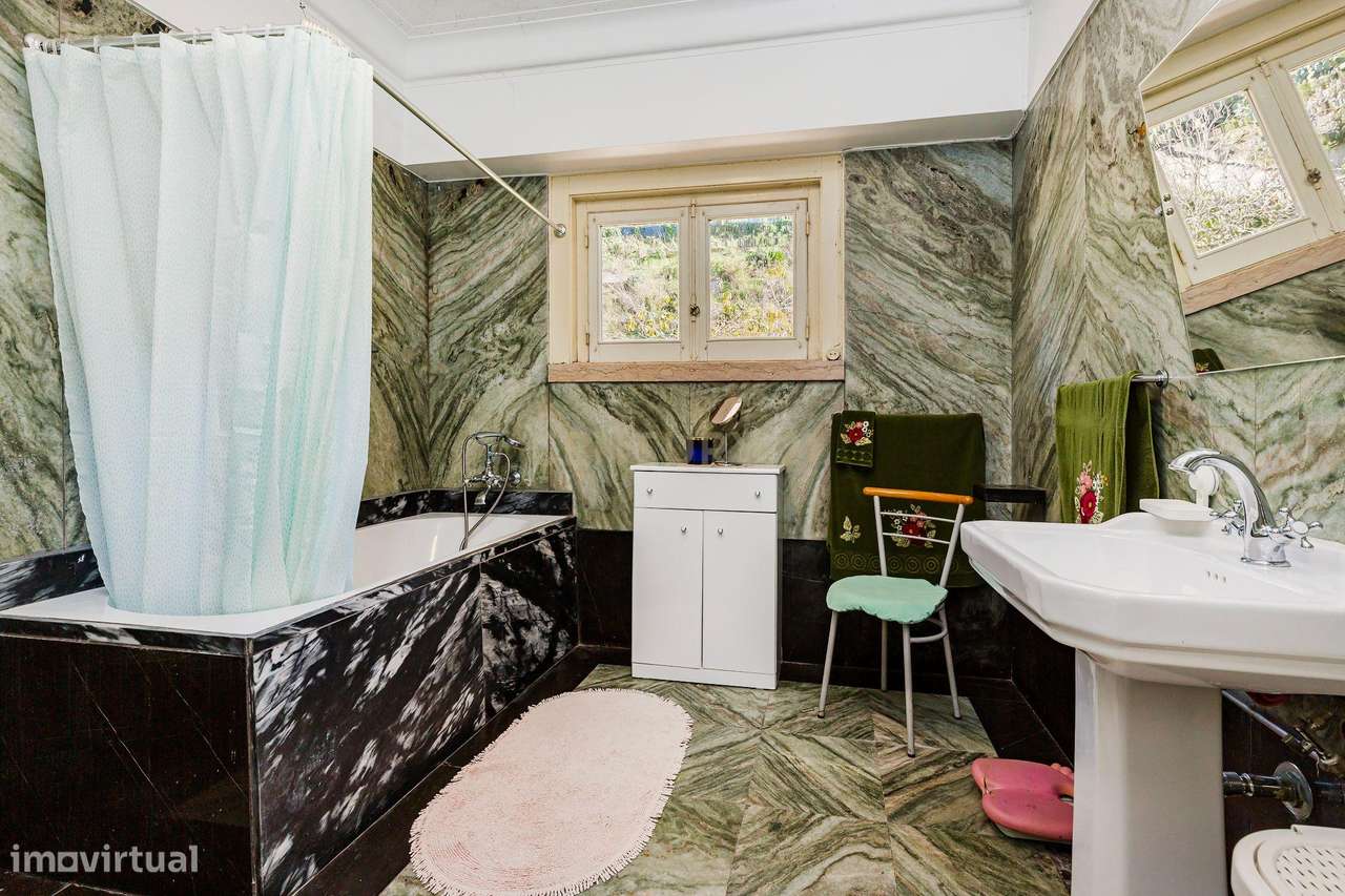 Charmosa Moradia em Alvalade para venda-29
