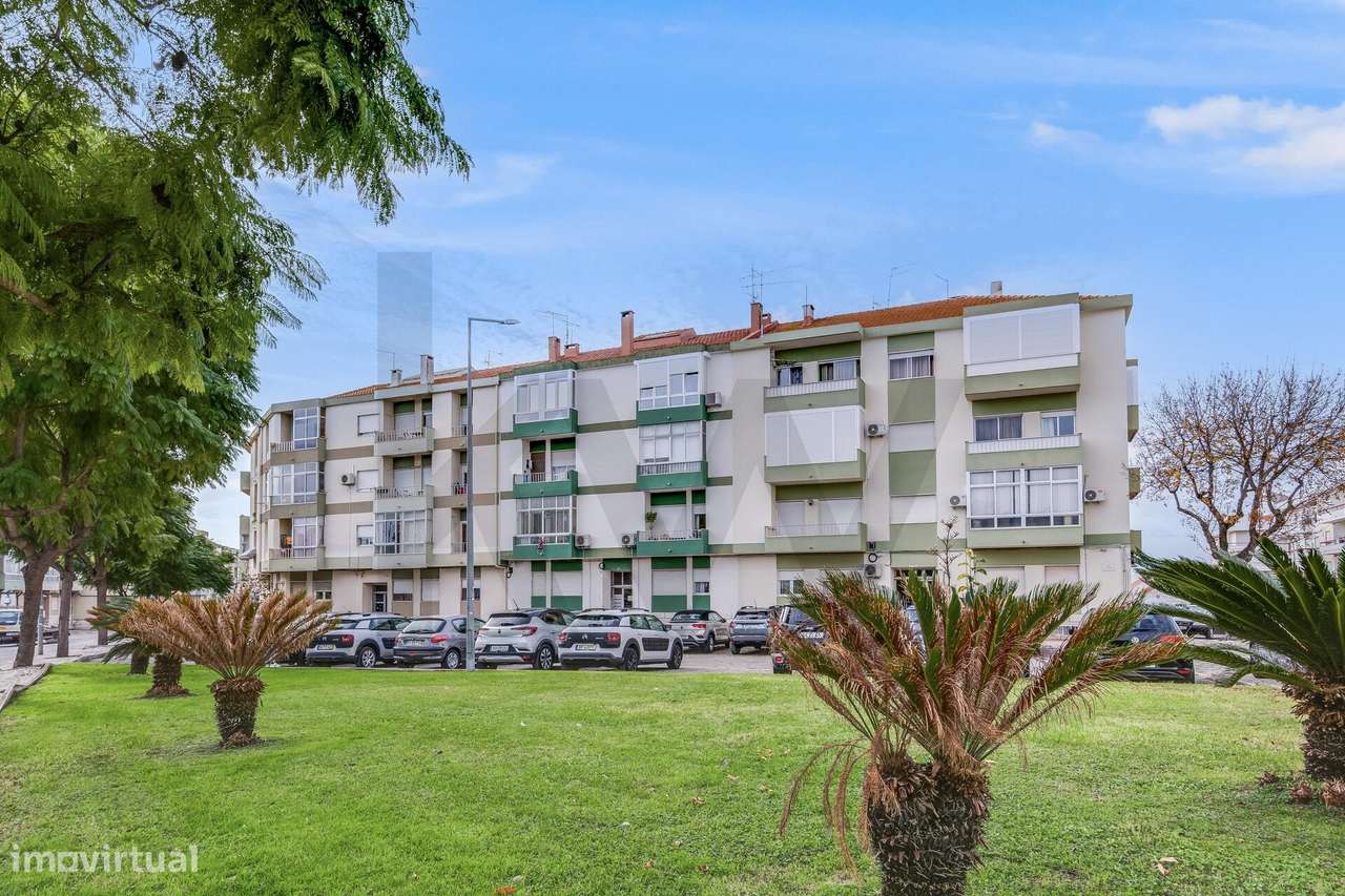 Apartamento T2 Remodelado e Luminoso – Rua da Paz, Moita - Grande imagem: 5/25