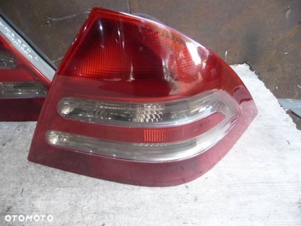 MERCEDES C-KLASA W203 SEDAN PRZEDLIFT 00-03  LAMPA PRAWY TYŁ PRAWA TYLNA - 1