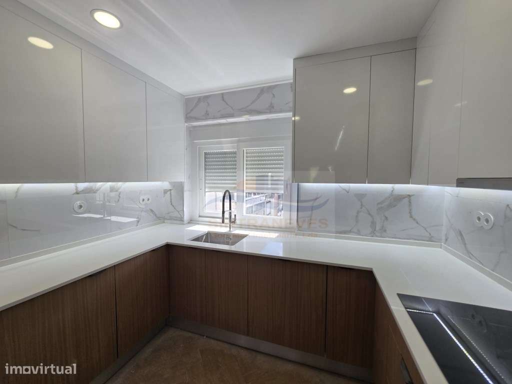 T3 Junto á Urbanização Vila Chã, com 2 WCS e Varandas - Totalmente ...-17