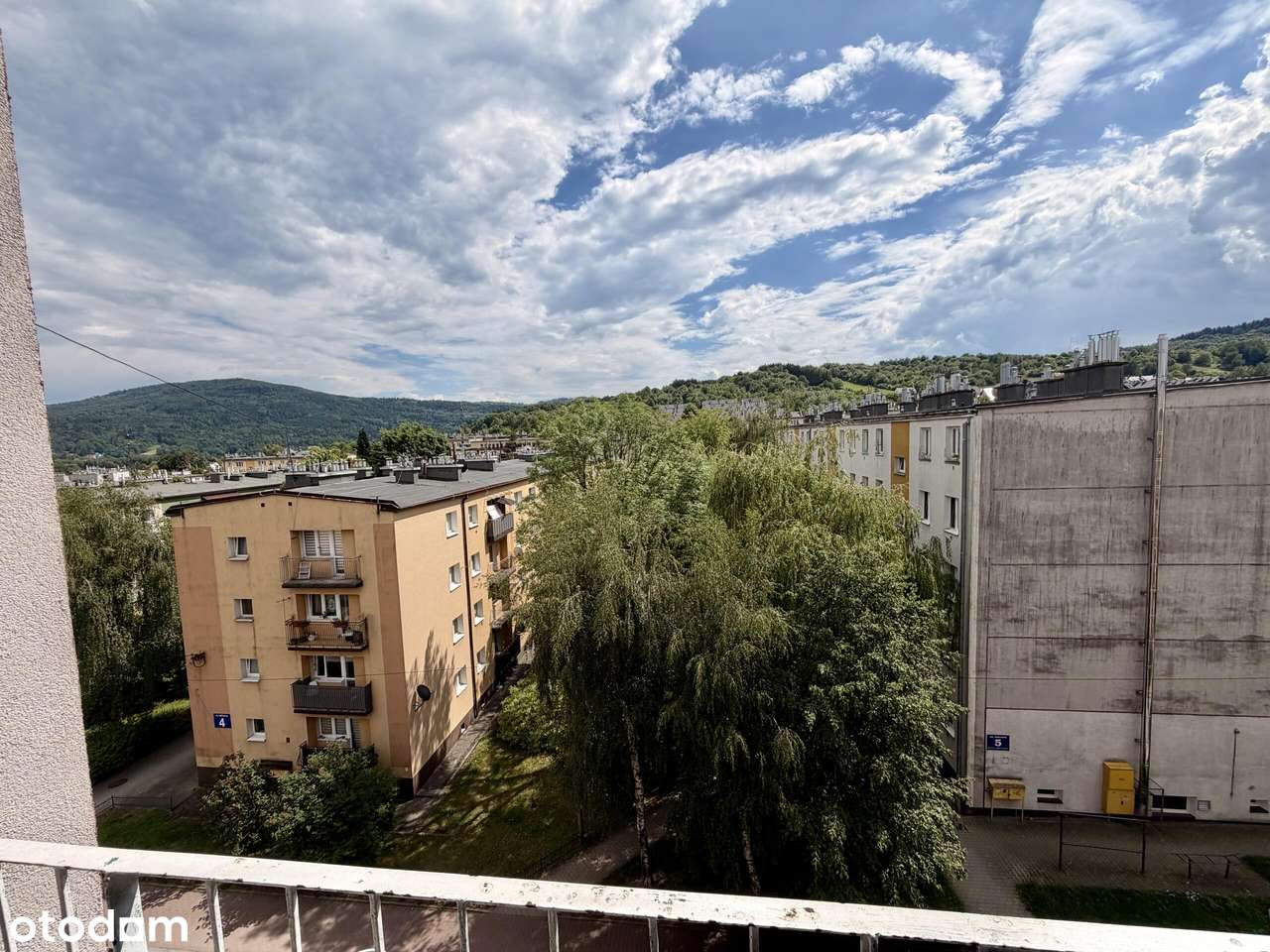 Nowocześnie urządzone mieszkanie 3 pokojowe-11