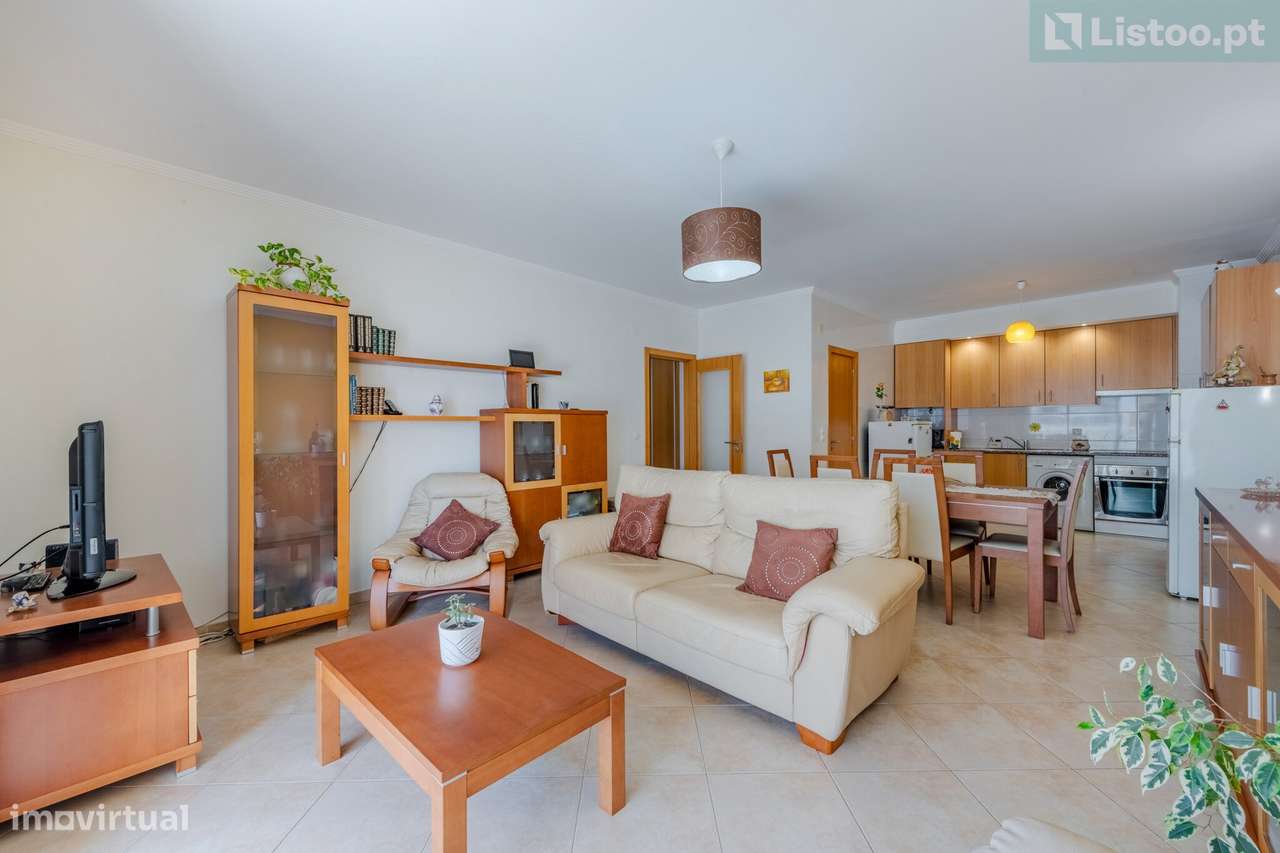Apartamento T2 com Piscina, Varanda em Portimão-5