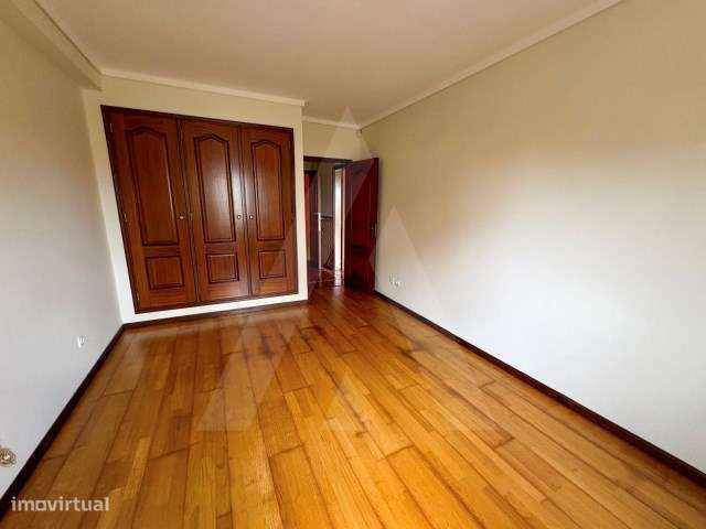 Apartamento T3 implex com garagem fechada em São Bernardo-13