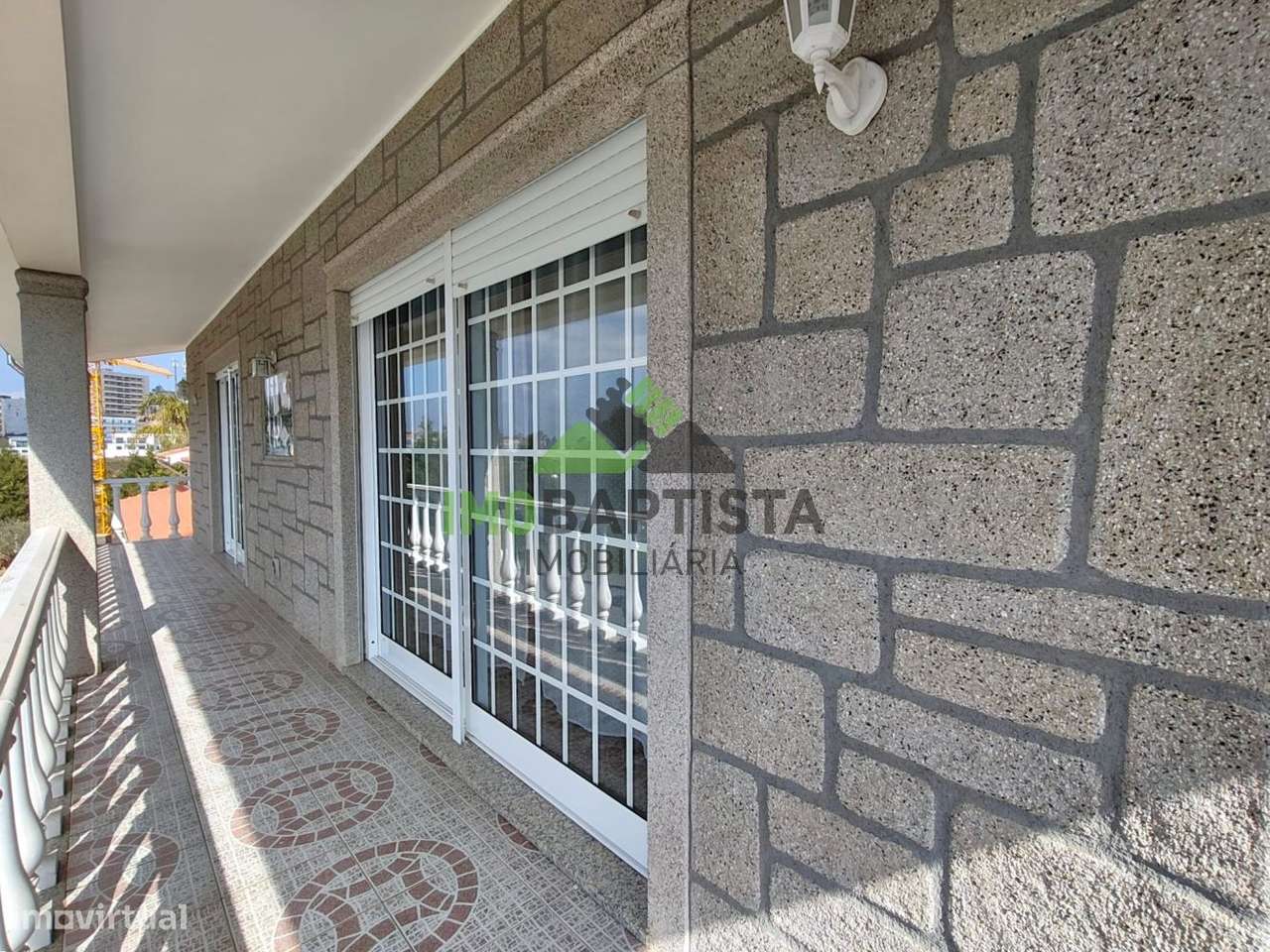 Moradia Isolada Bifamiliar V3 em São João de Ver - Grande imagem: 3/24