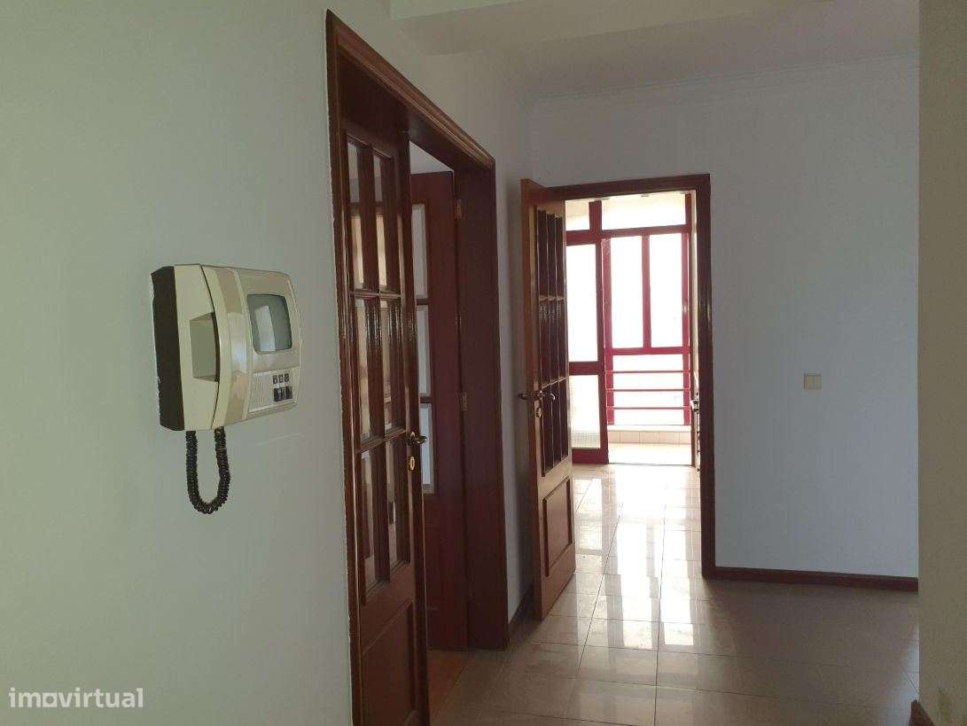Apartamento T2 em Vilar do Paraíso - Grande imagem: 5/15