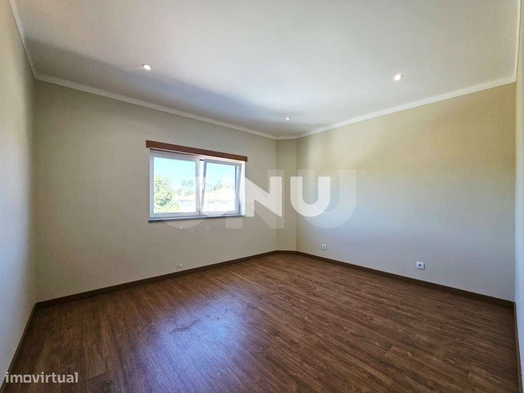 Moradia Geminada T4 - Zona Residencial-18