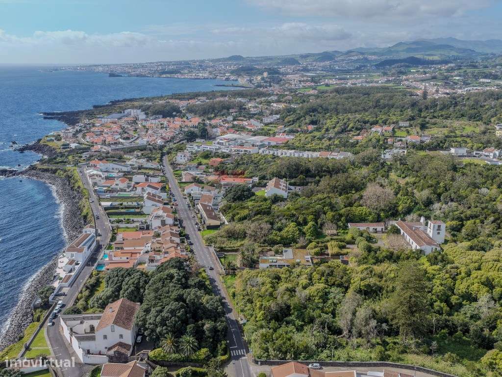 Moradia T4+1 com Dupla Cozinha e Vista Mar - Potencial de Investime...-9