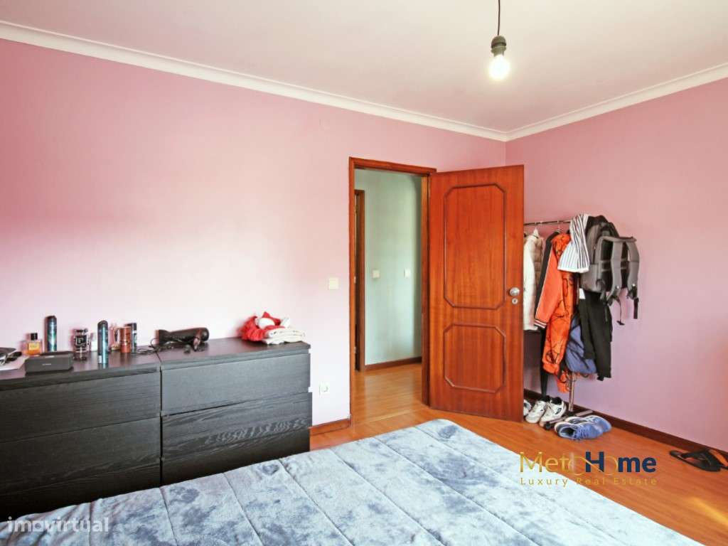 T2 com garagem Box e varanda voltado a Poente-20