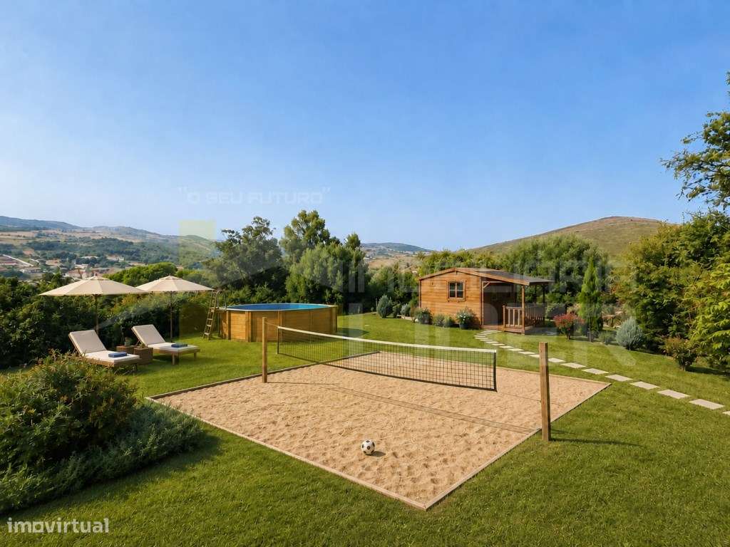 Ruína inserida em terreno urbano com 110m2 +2 parcelas de terreno R...-16
