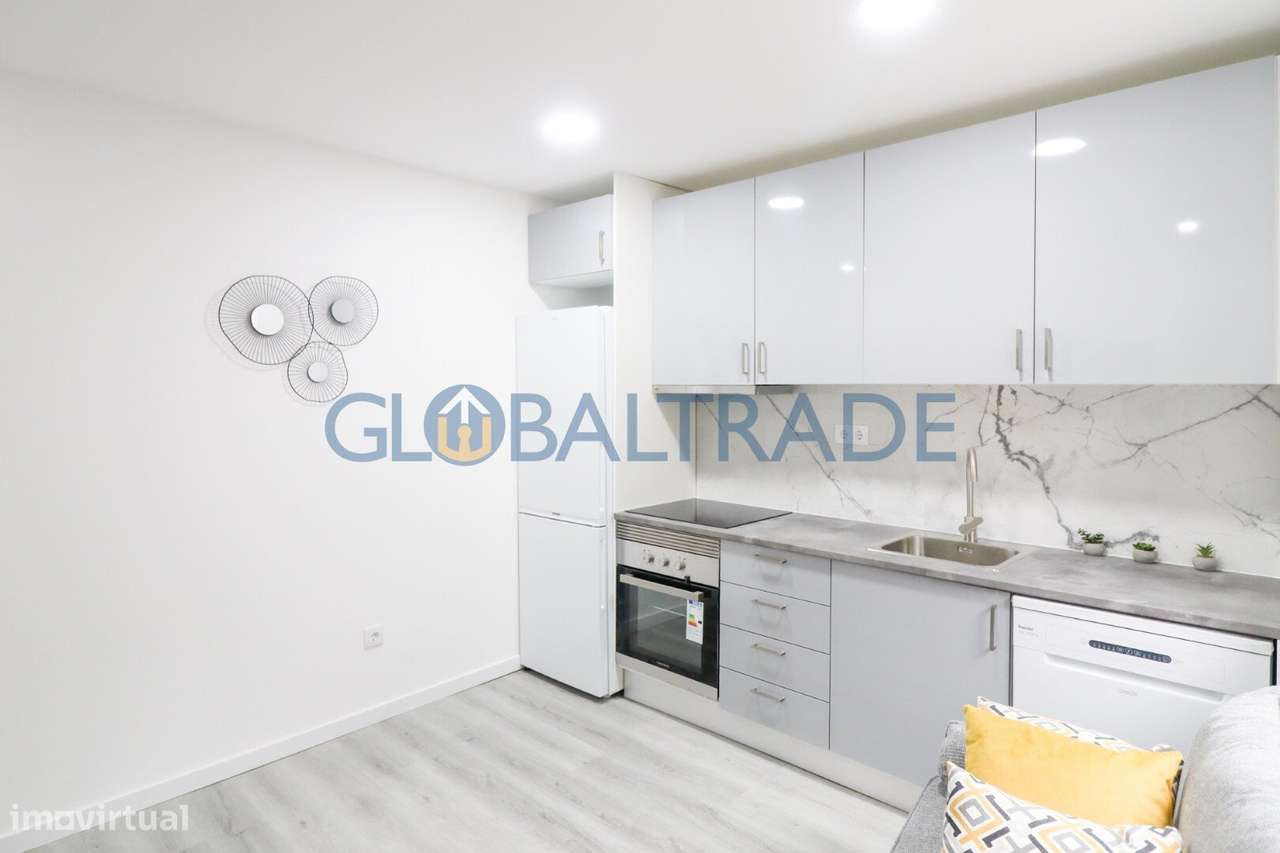 Moradia Térrea T1 Renovada e Mobilada no Porto - Grande imagem: 4/39