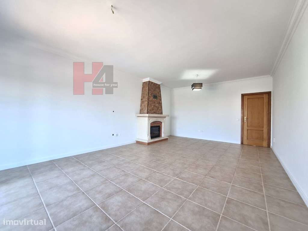 Moradia T4 com piscina inserida num terreno de 670m2 - Setúbal (OFE...-13