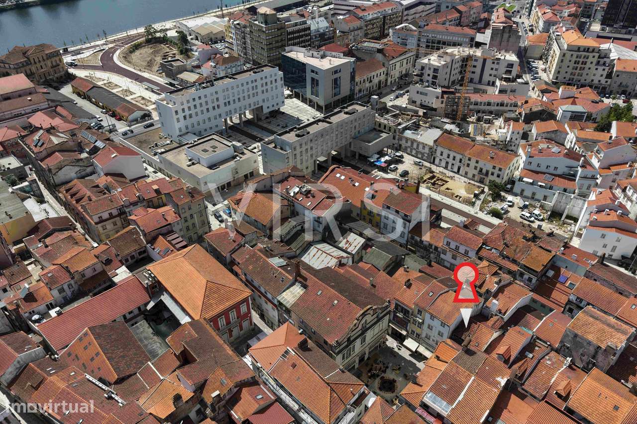 Prédio em plena baixa da cidade - centro Coimbra-33