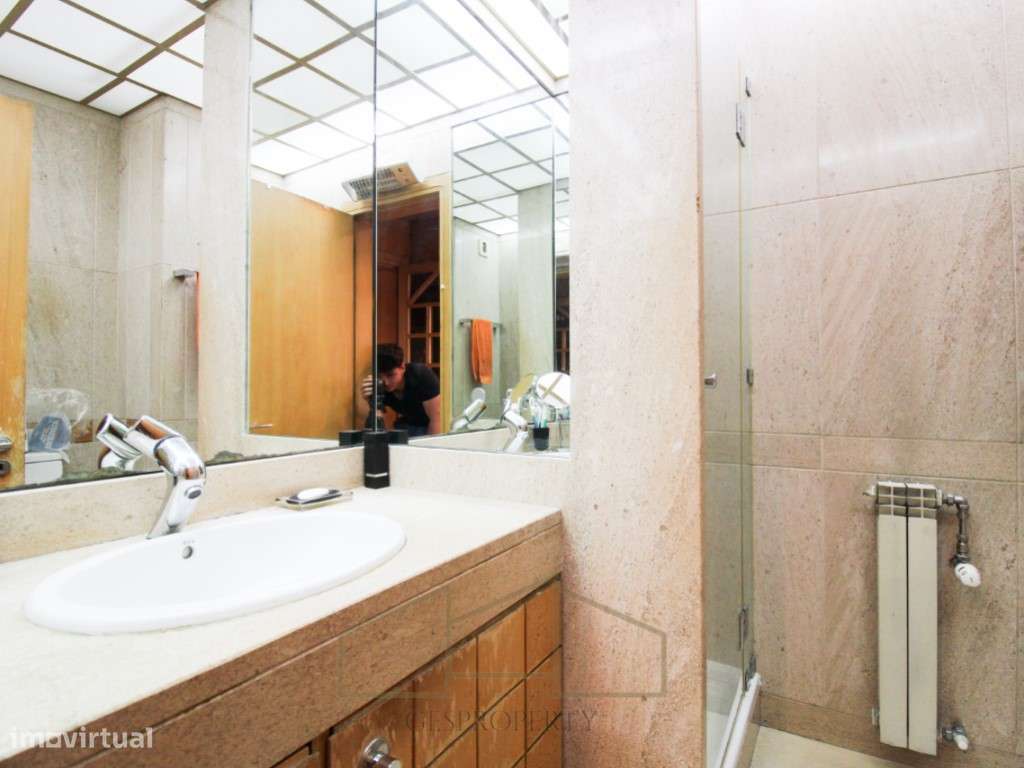 Apartamento T4 nas Torres das Amoreiras-27