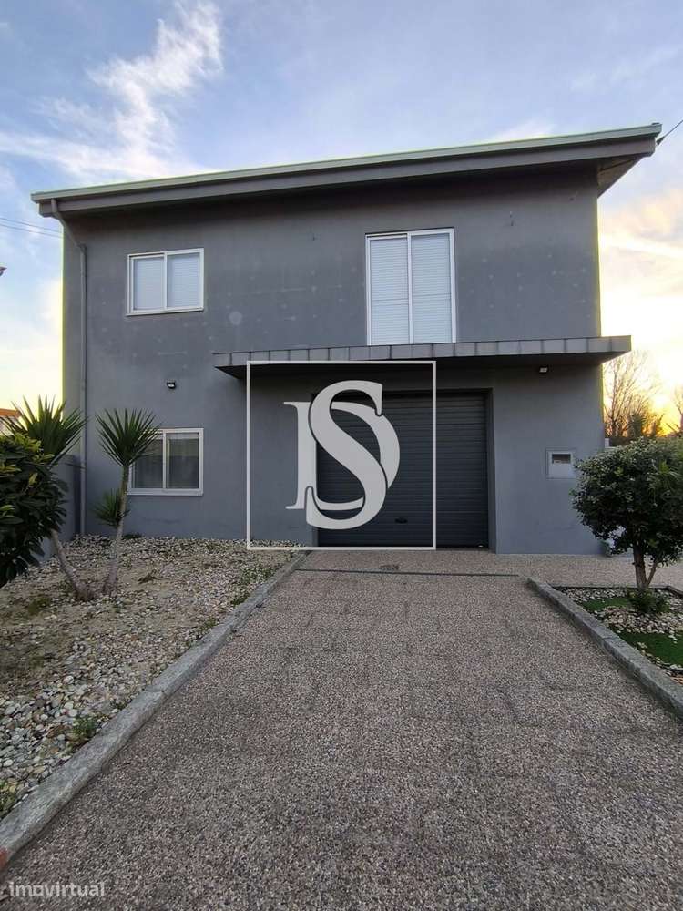 Moradia Isolada T3 em Vilar de Andorinho - Grande imagem: 2/54