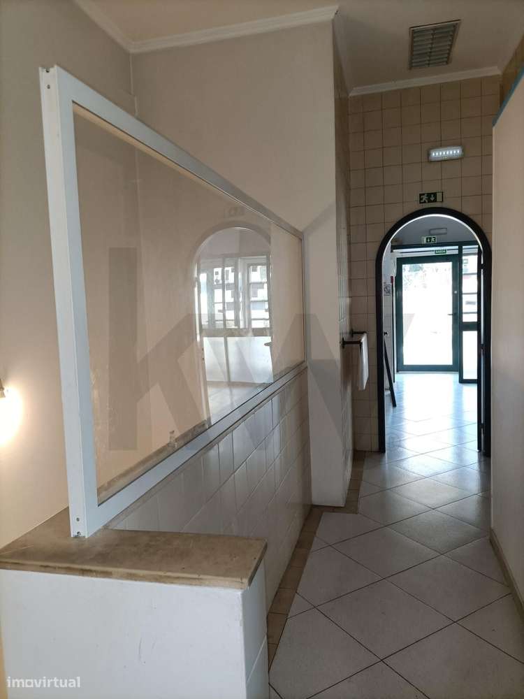 VENDA | ESPAÇO COMERCIAL COM ARRECADAÇÃO – CENTRO DE ALVERCA-12