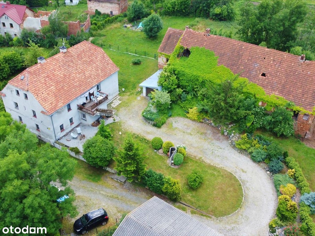 Pięknie położony dom z dużym ogrodem Wirki