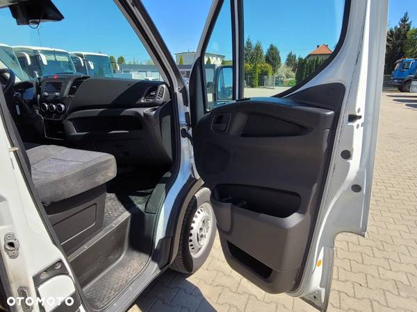 Iveco DAILY 35-140 / SPROWADZONE Z FRANCJI / MANUAL / TEMPOMAT / KAMERA COFANIA / KLIMATYZACJA - 17