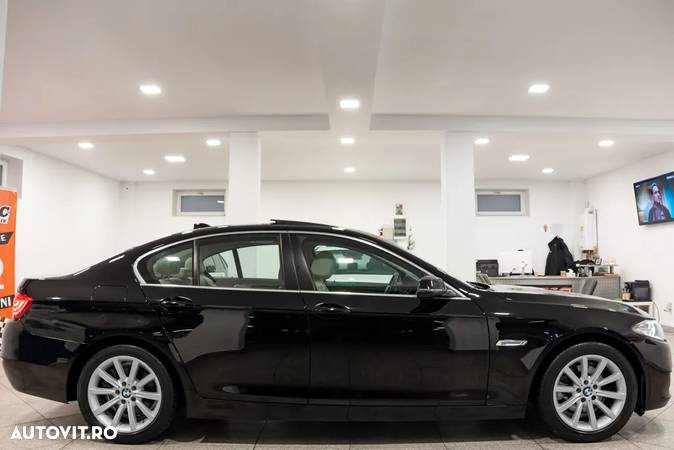 BMW Seria 5 520d Aut. Luxury Line - 39