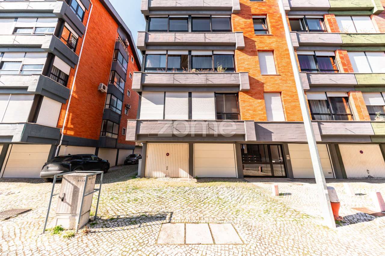 Apartamento T3 | Rua Padre Manuel da Nóbrega, Celas - Grande imagem: 2/17