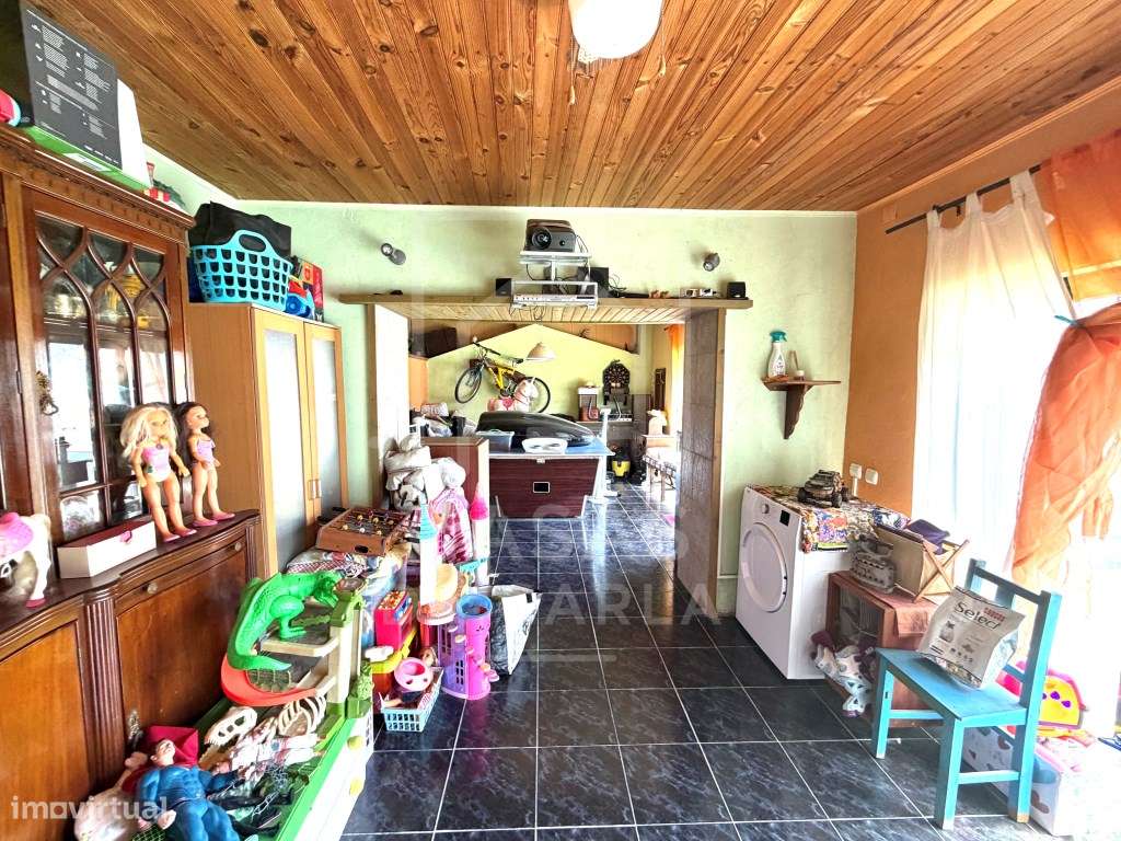 Moradia T4 com quintal e piscina em Vila Ruiva-23