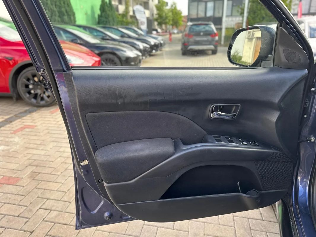 Peugeot 4007 HDI FAP 7-Sitzer Active - 28