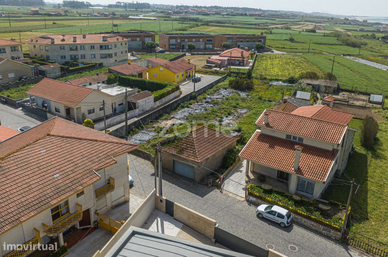 Terreno junto à praia, em Vila Chã. - Grande imagem: 5/18