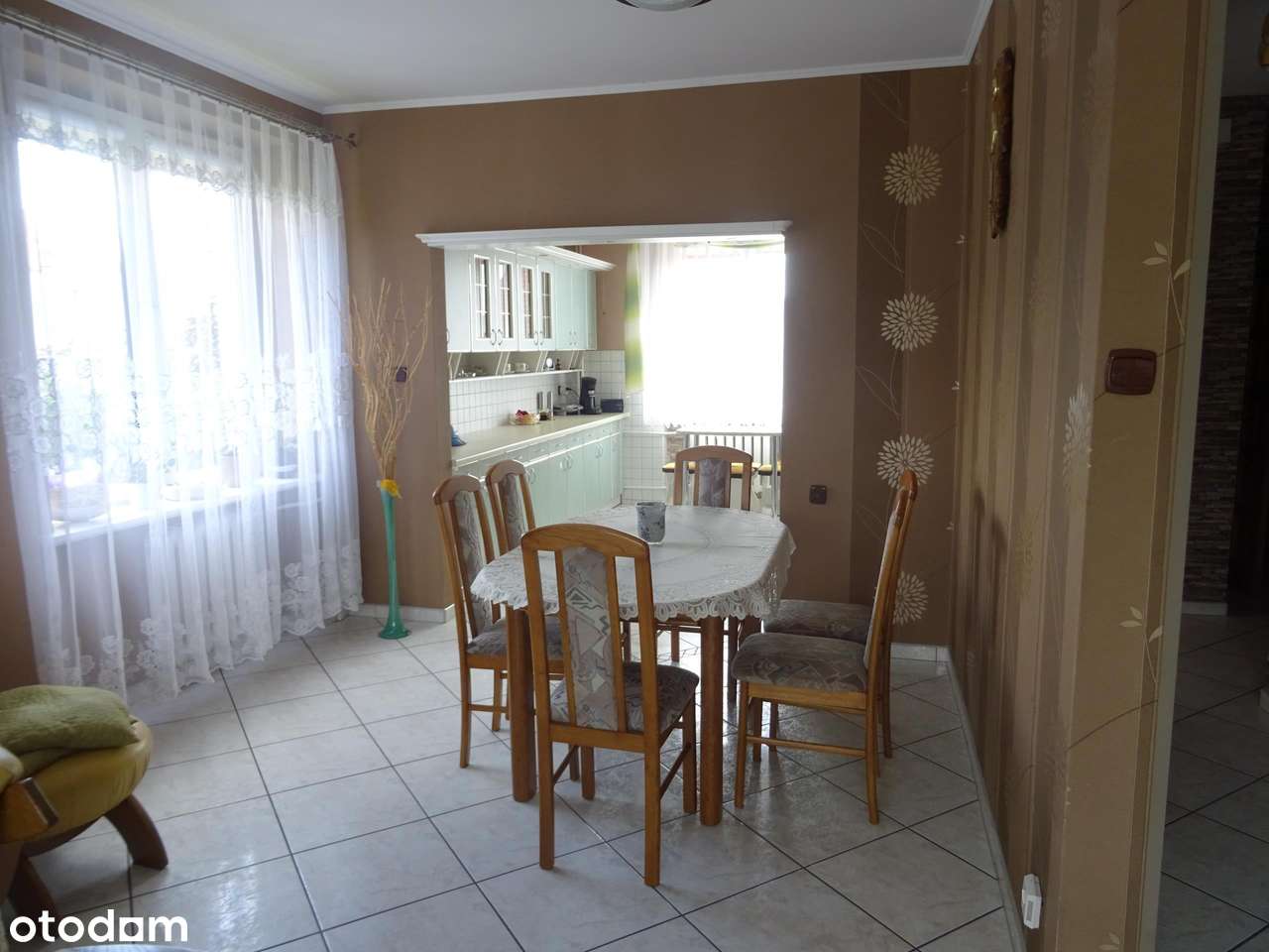 Zadbany dom z ładnie zagospodarowaną działką!-11