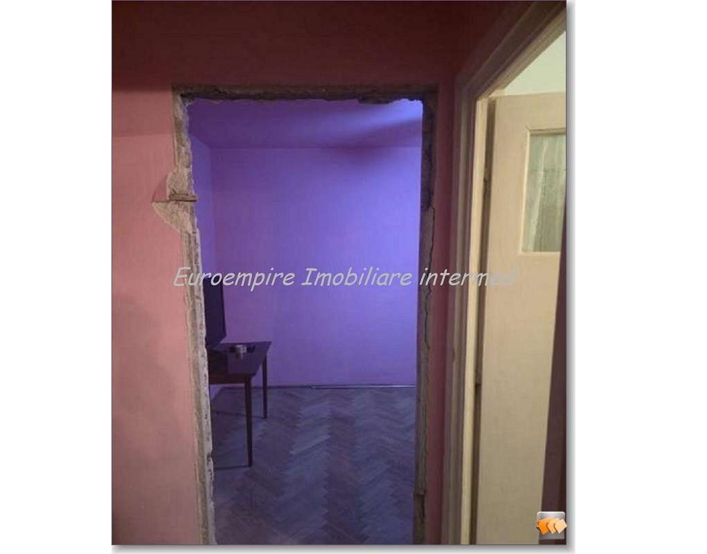 Apartament 2 camere de vanzare zona Abator-5