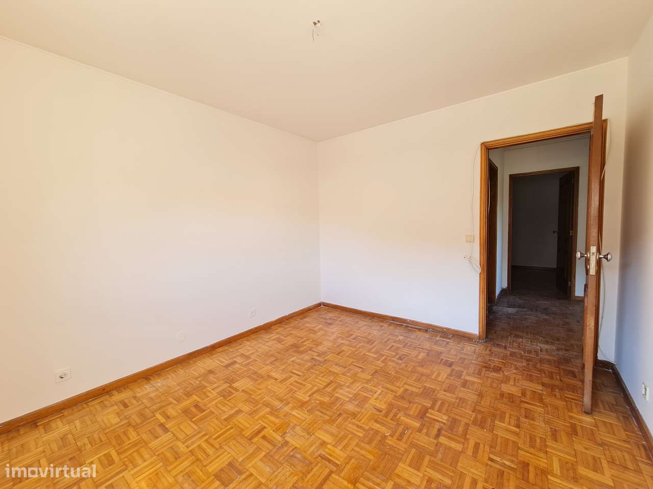 Oportunidade de investimento!! Apartamento T2+1 em Oliveira do Douro-10