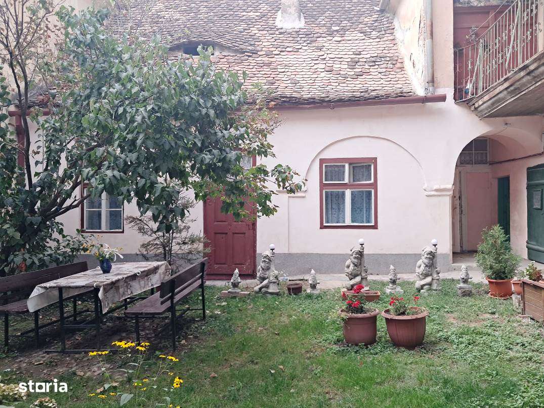 Apartament la casa in zona centrala pretabil birouri-0