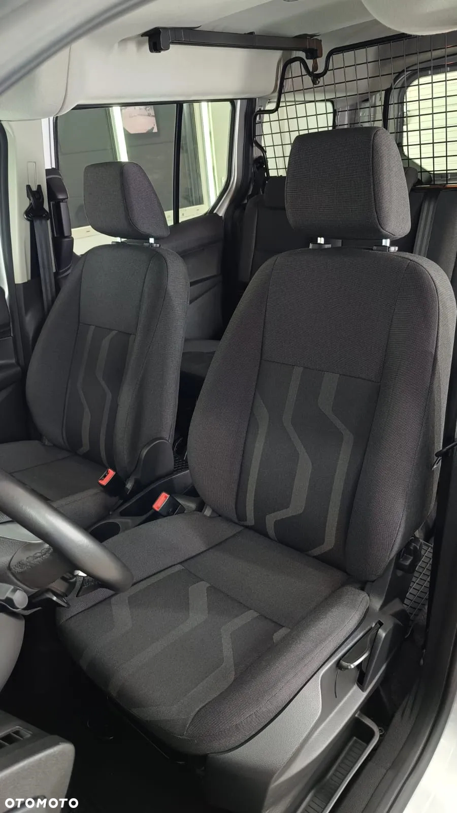 Ford Transit Connect - 11