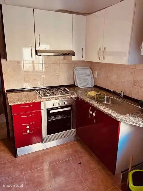 Apartamento T2, próximo do centro da cidade - Caldas da Rainha - Grande imagem: 3/14