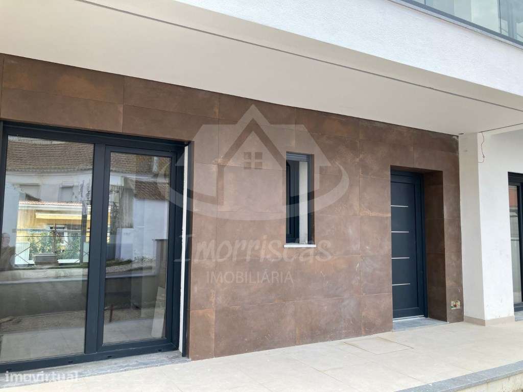 Moradia T4 com vista rio no Bairro das Courelas, Santa Iria de Azóia - Grande imagem: 3/25