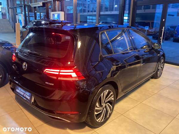 Volkswagen Golf - 9