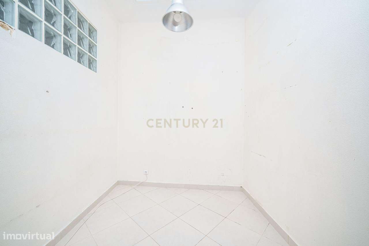 APARTAMENTO T6 NO CORAÇÃO DA CIDADE, EM SETÚBAL-24