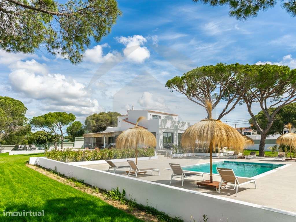 Perto de Vale do Lobo Totalmente Renovado Moradia T5 Para Venda - Grande imagem: 1/28