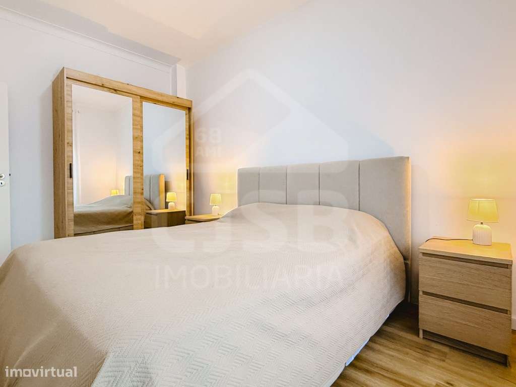 T2 Moderno, Muita Luz Natural | Prédio Renovado em 2021 | Montijo-11