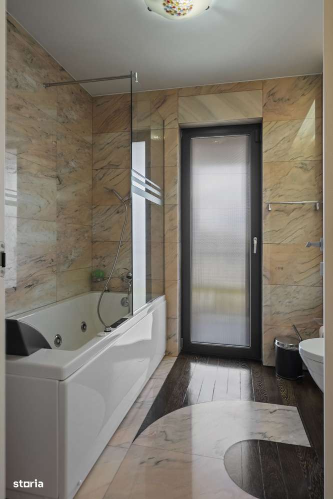 O casa frumoasa construita cu materiale premium-8