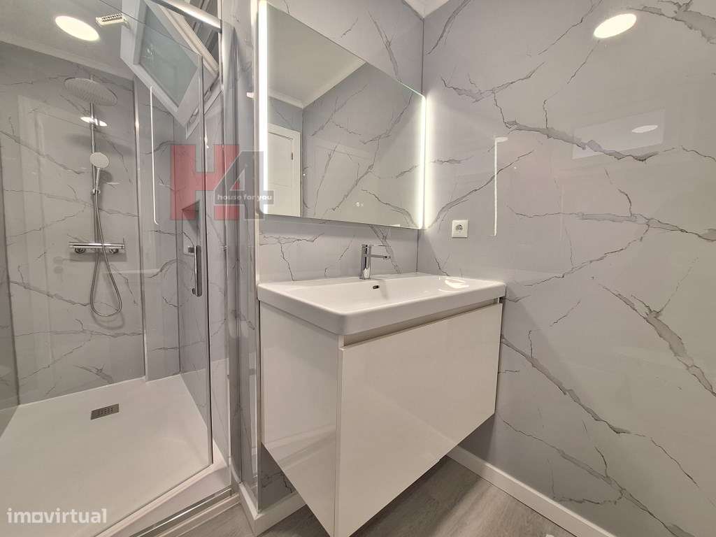 Apartamento T2 totalmente remodelado em Oeiras próximo da praia-11