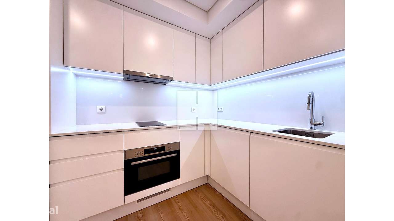 Apartamento T1K Novo em Zona Nobre-17