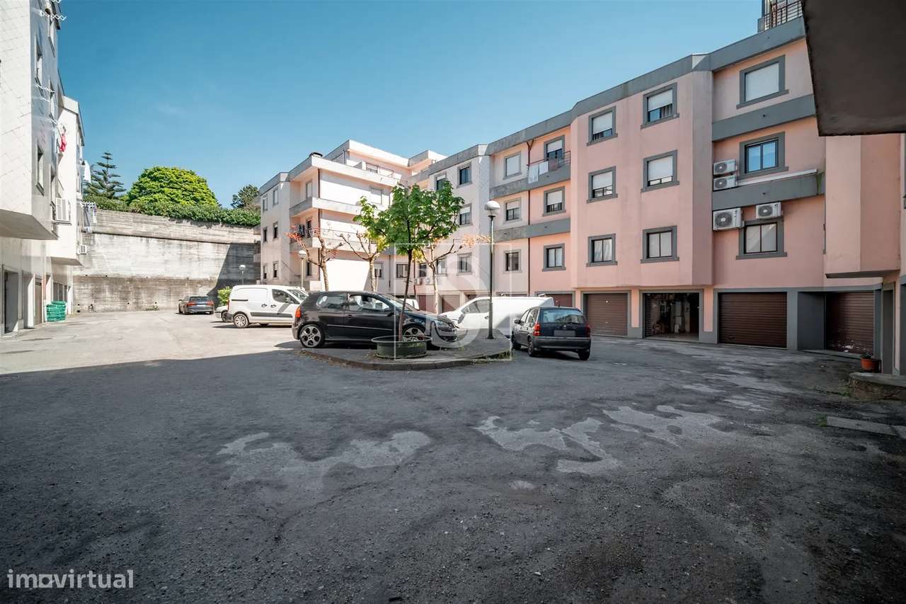 T2 Renovado com Garagem em Urgezes – Junto ao Centro de Guimarães!-19