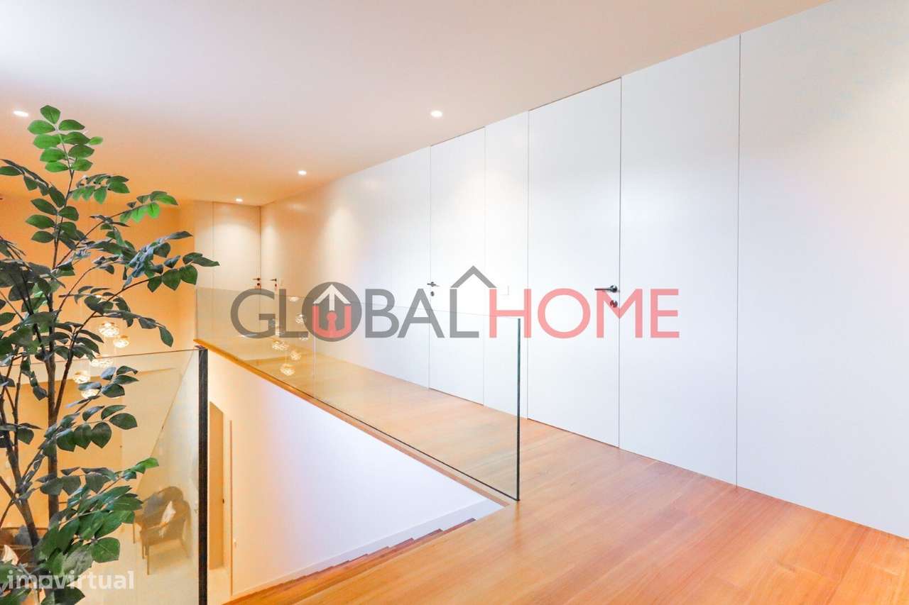 Moradia T5 com piscina na Quinta das Luzes-18