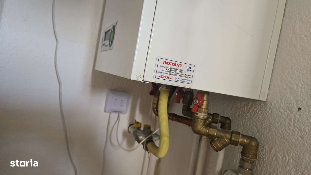 Vand apartament cu o camera in Deva, zona Marasti, etaj 1,-9