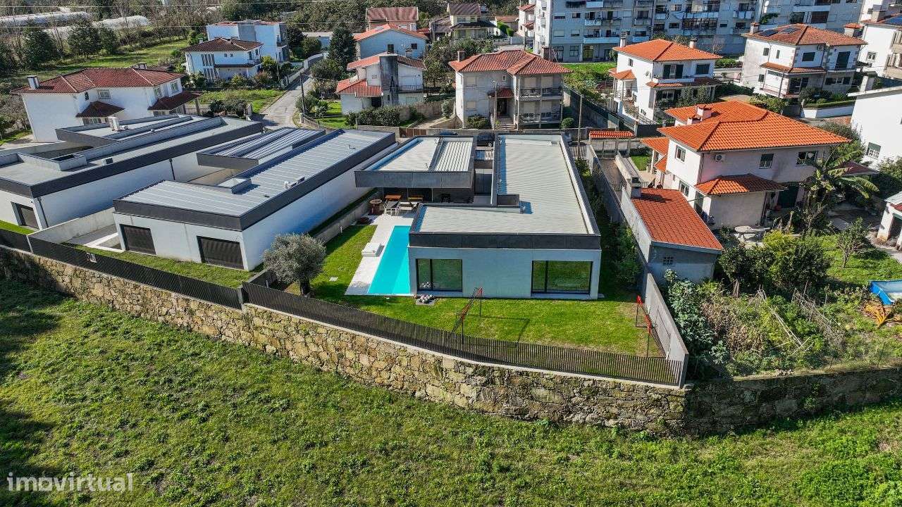 Fantástica Moradia T3+1-32