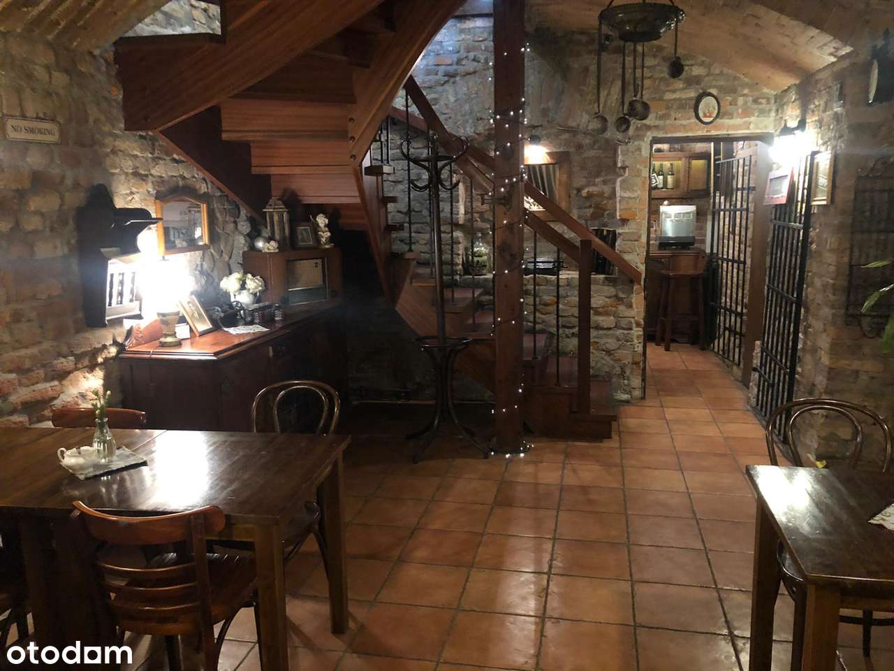 Klimatyczny lokal gastronomiczny w samym sercu Oświęcimia-5