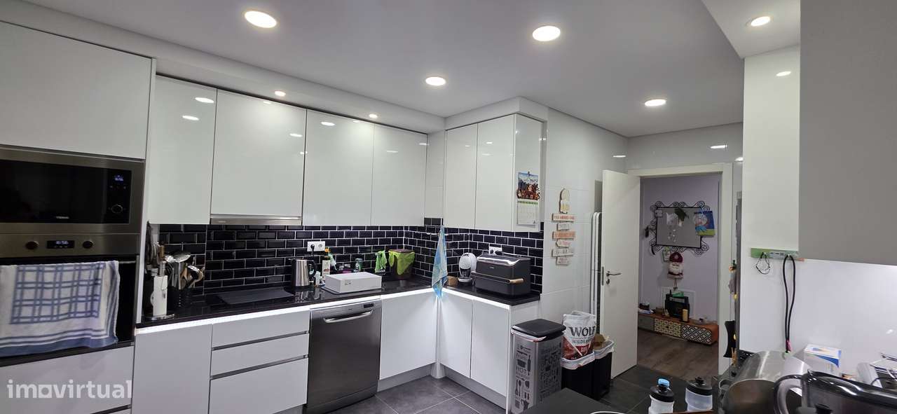 Lindo T4 de Excelência em Paço de Arcos, Totalmente Remodelado - Grande imagem: 2/22